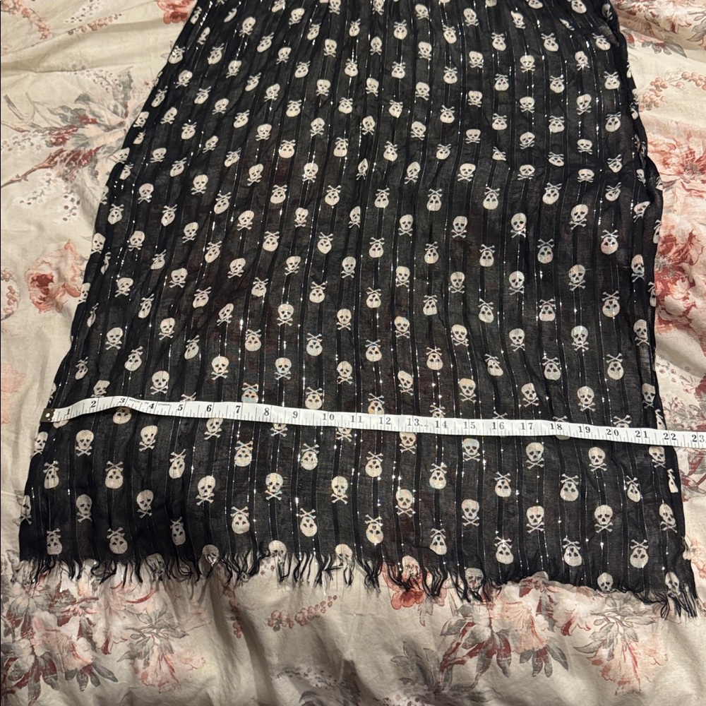 3/$15 Black scarf with off white skulls by Madden Girl - Picture 5 of 5